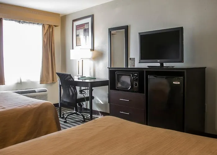 Quality & Near Rockford Отель 4*